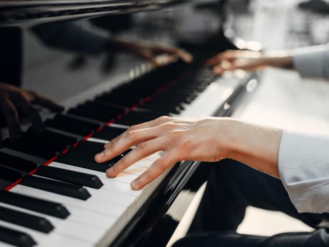 Retrouvez prochainement les pianos proposés à la vente par votre magasin